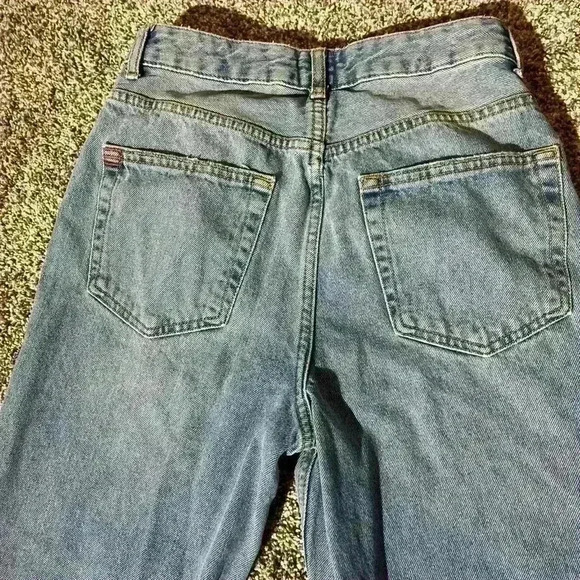 BDG Urban Outfitters Jeans Women’s 26 Light Wash Denim High Rise Raw Hem - Picture 10 of 10